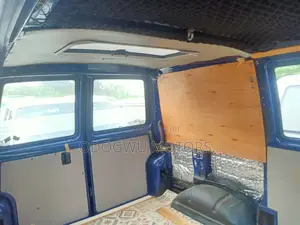 Volkswagen Transporter 2000 Blue