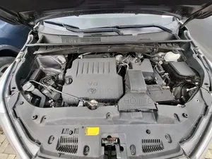 Toyota Highlander XLE 4x4 V6 (3.5L 6cyl 8A) 2017 Gray