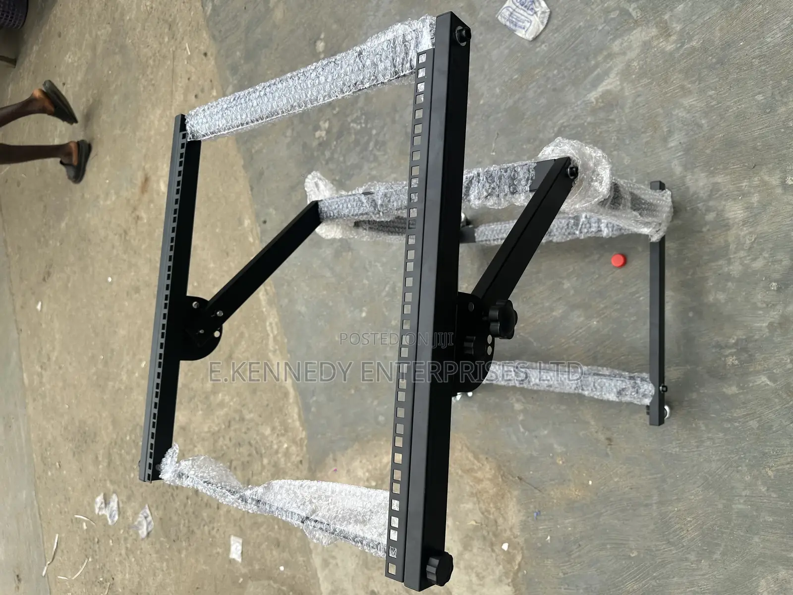 Professional Adjustable Black Iron Mixer/Amplifier Rack