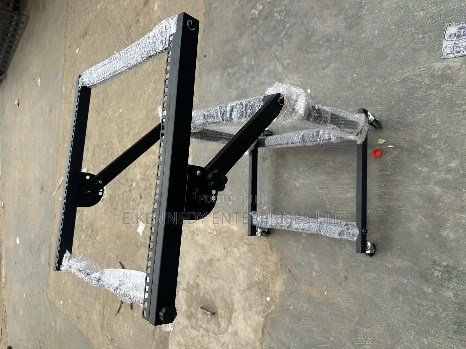 Professional Adjustable Black Iron Mixer/Amplifier Rack