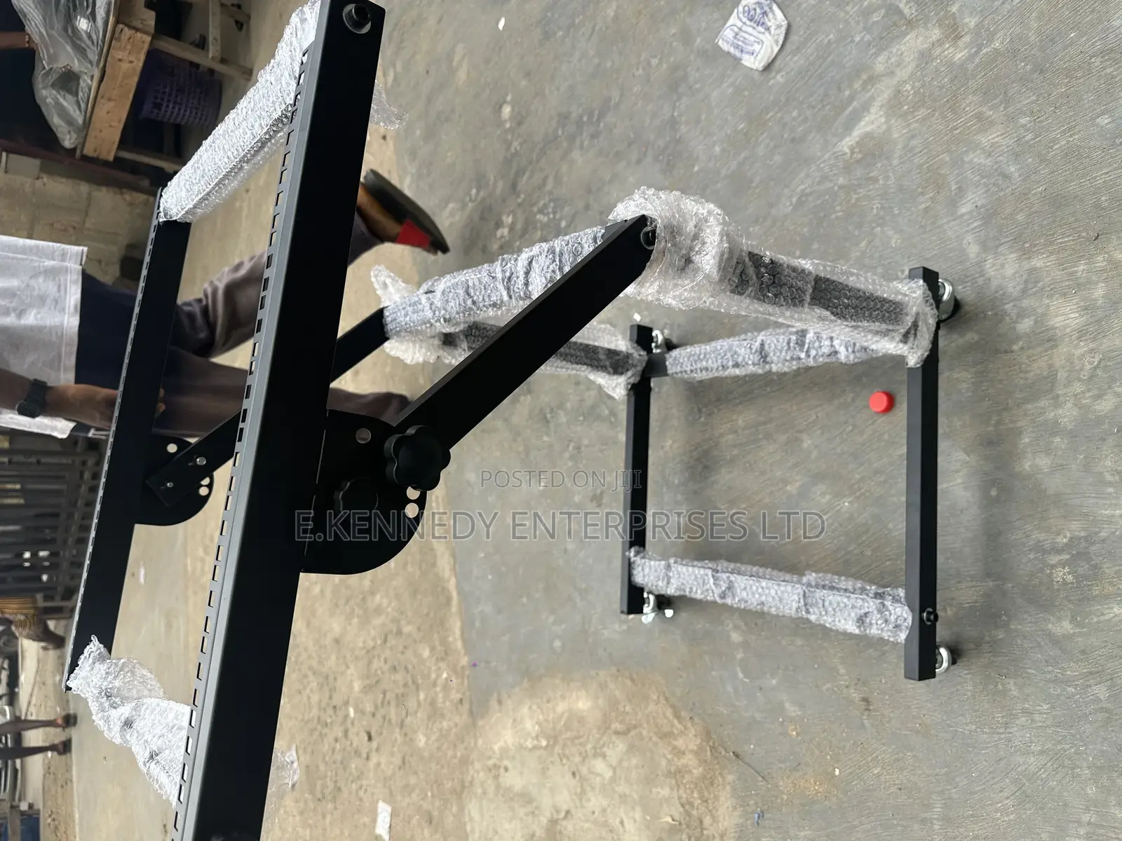 Professional Adjustable Black Iron Mixer/Amplifier Rack