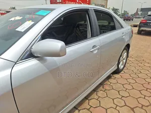 Toyota Camry SE 4dr Sedan (2.5L 4cyl 6A) 2011 Silver