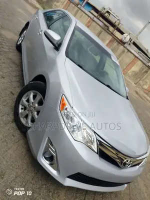 Toyota Camry LE 4dr Sedan (2.5L 4cyl 6A) 2014 Silver