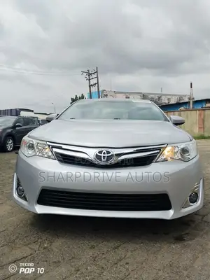 Toyota Camry LE 4dr Sedan (2.5L 4cyl 6A) 2014 Silver