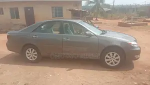 Toyota Camry XLE 4dr Sedan (2.4L 4cyl 5A) 2006