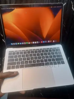 Laptop Apple MacBook Pro 2017 8GB Intel Core i5 SSD 256GB