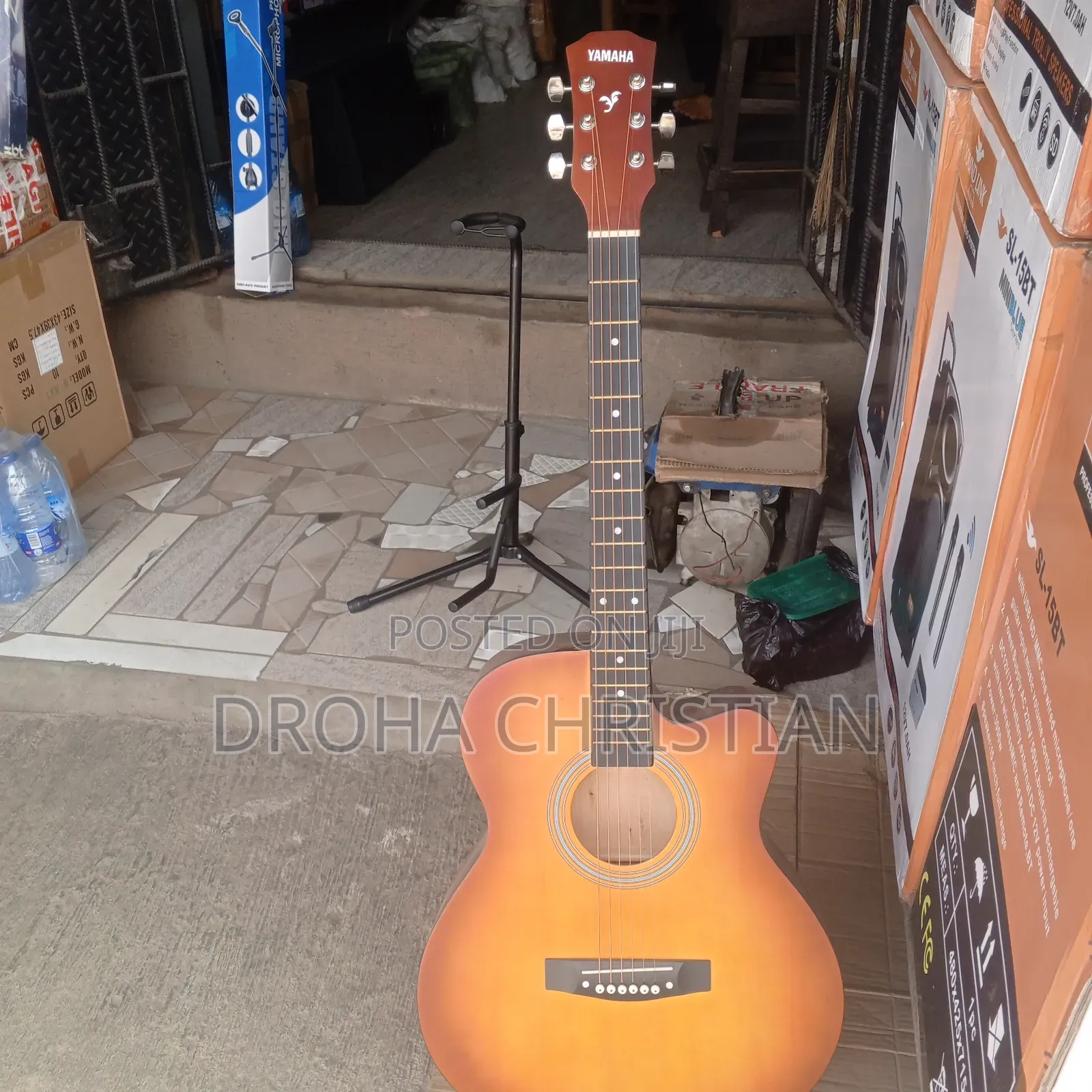Yamaha Acoustic Guitar