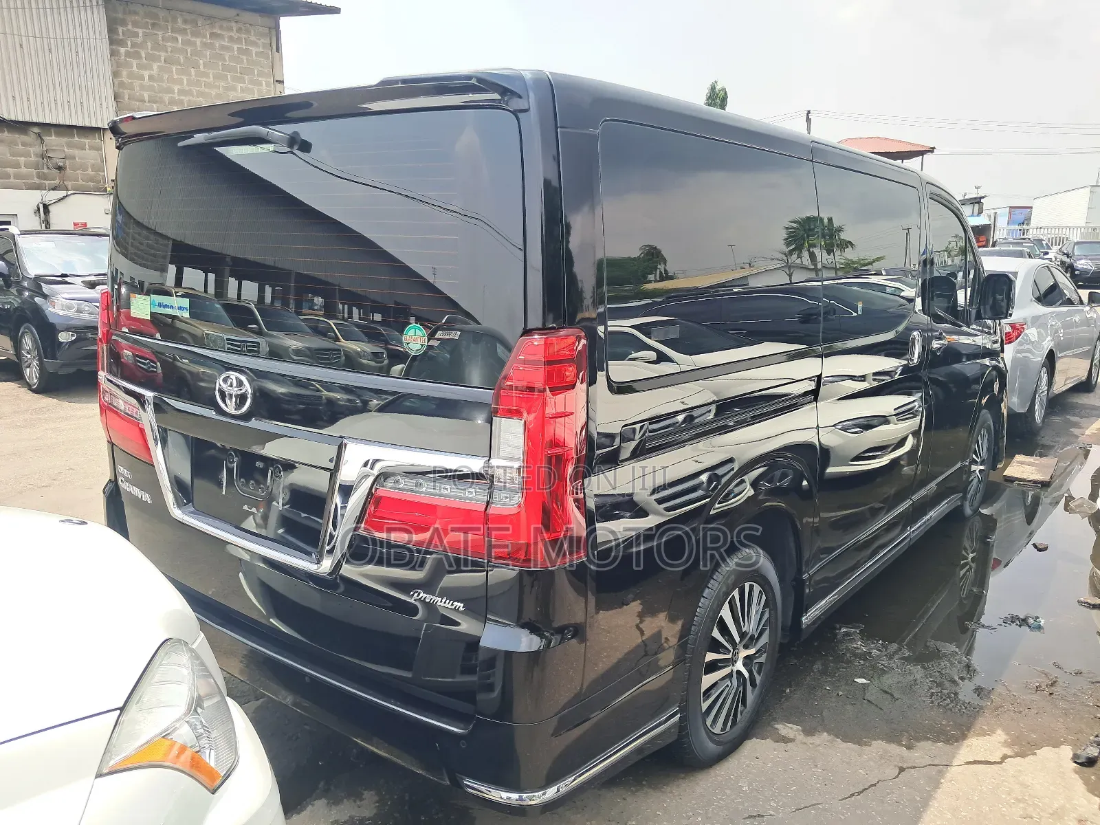 Toyota Granvia 2022 Black