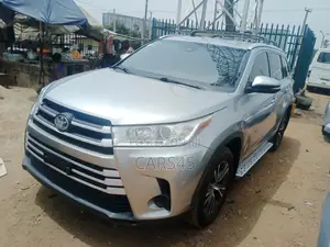 Toyota Highlander 2018 Silver