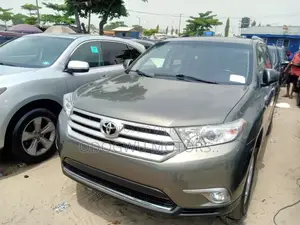Toyota Highlander 2013 Green
