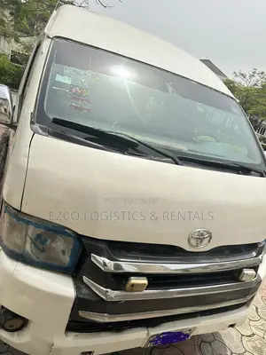 Toyota HiAce 2006 White