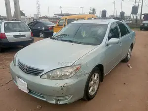 Toyota Camry LE 4dr Sedan (2.4L 4cyl 5A) 2005 Blue