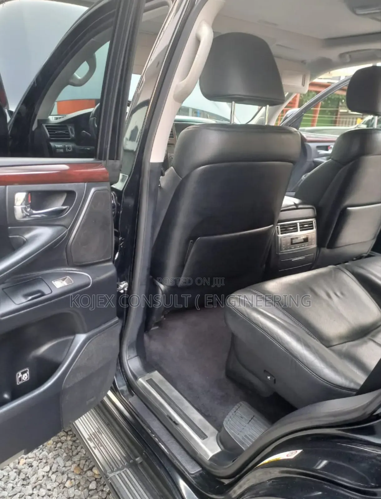 Lexus LX 570 2011 Black
