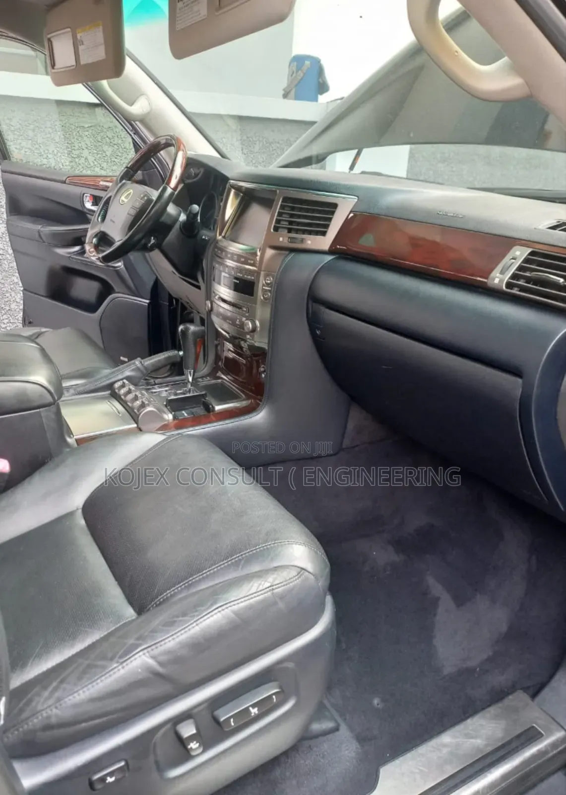 Lexus LX 570 2011 Black