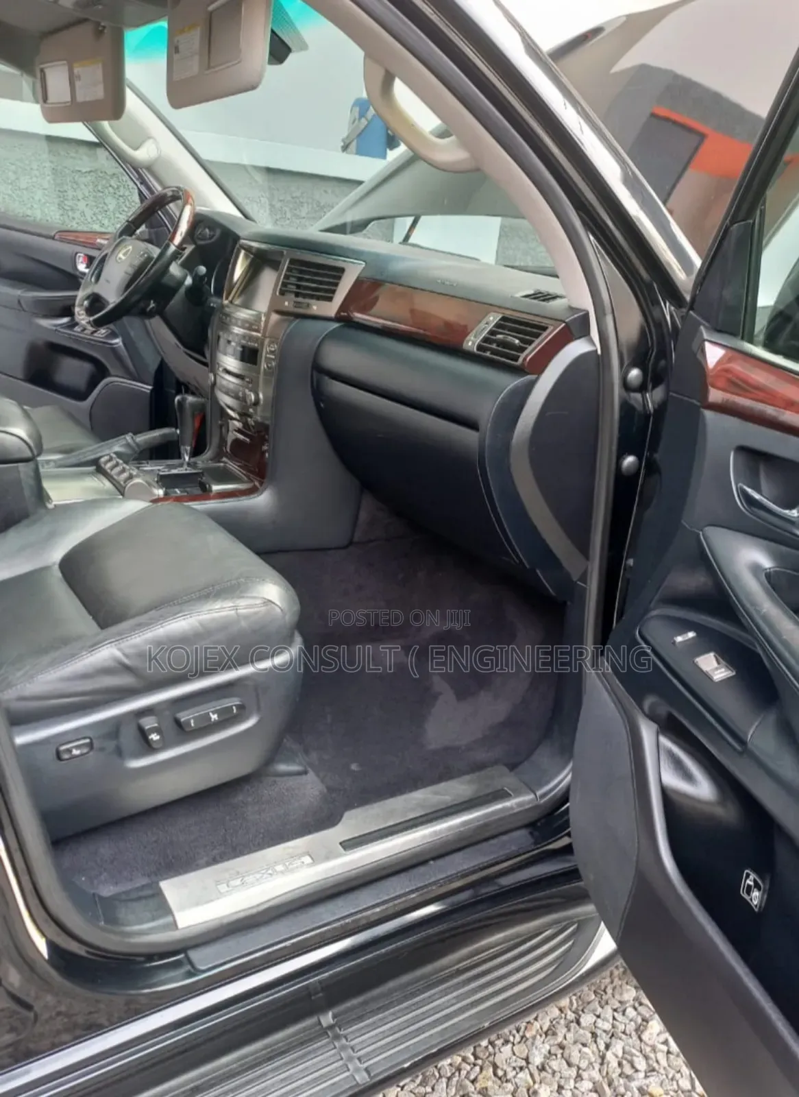 Lexus LX 570 2011 Black