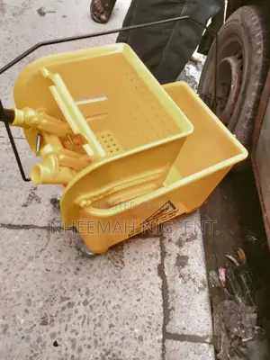 Industrial Mop Bucket With Wringer