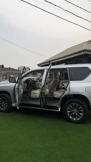 Lexus GX 460 Luxury 2017 Silver