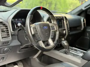 Ford F-150 Raptor 4x4 SuperCrew Cab Styleside 5.5 ft. box 145 in. WB