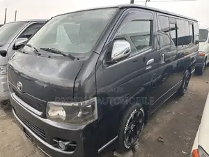 Toyota HiAce 2010 Black