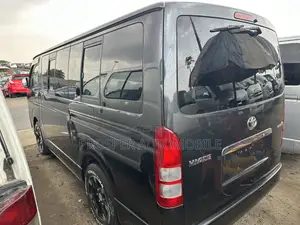 Toyota HiAce 2010 Black