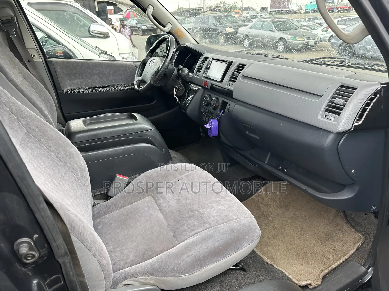 Toyota HiAce 2010 Black