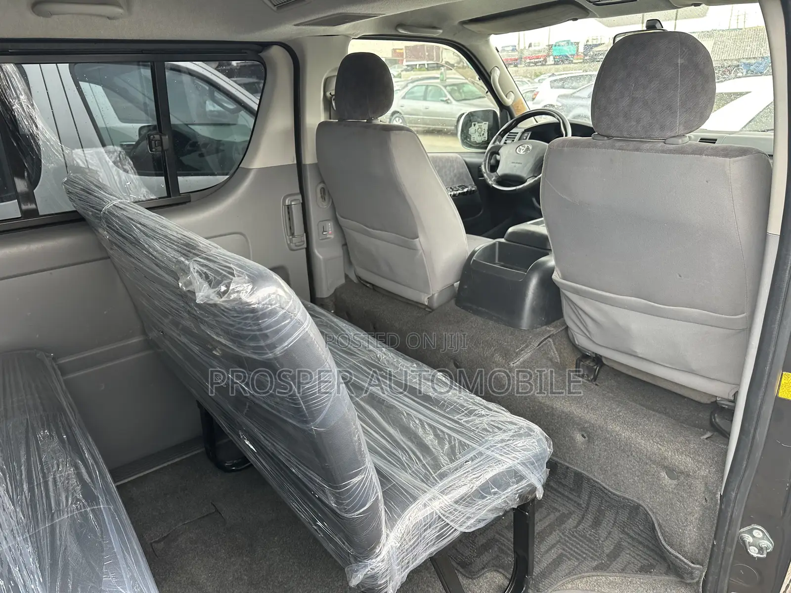 Toyota HiAce 2010 Black