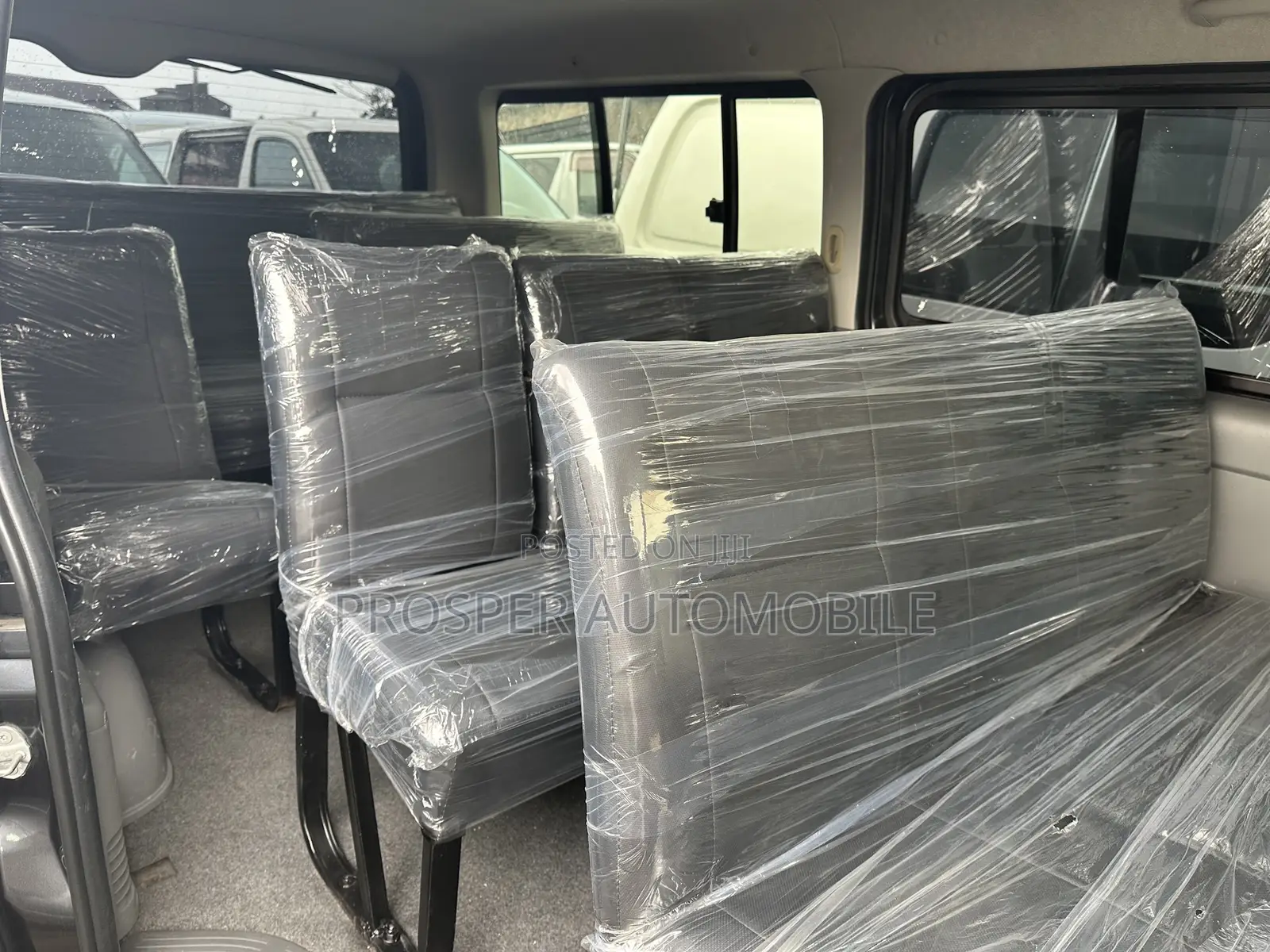 Toyota HiAce 2010 Black