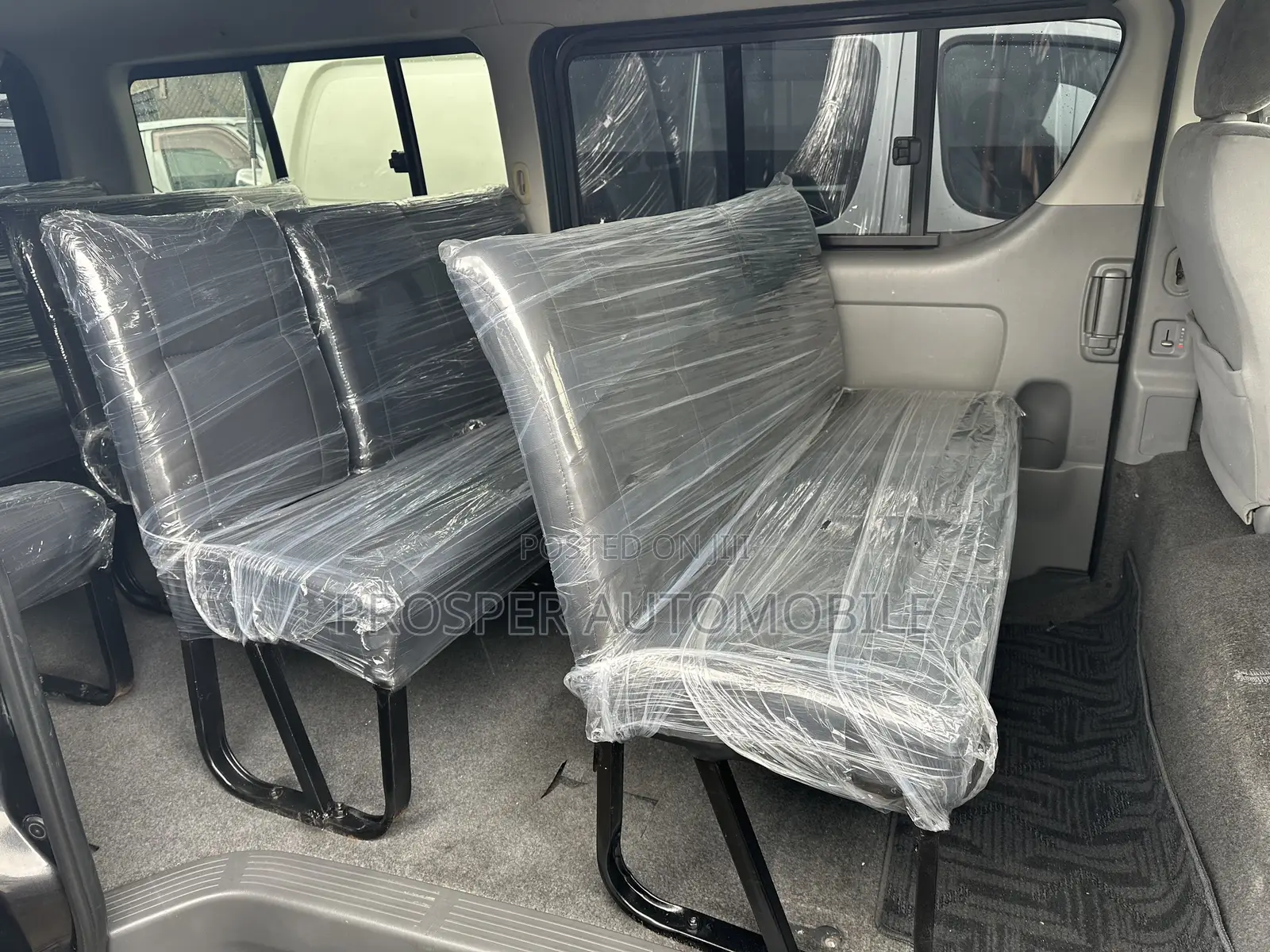 Toyota HiAce 2010 Black
