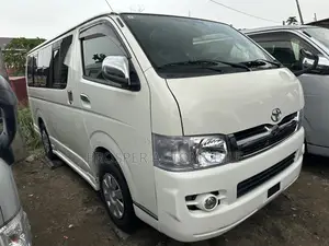 Toyota HiAce 2010 White