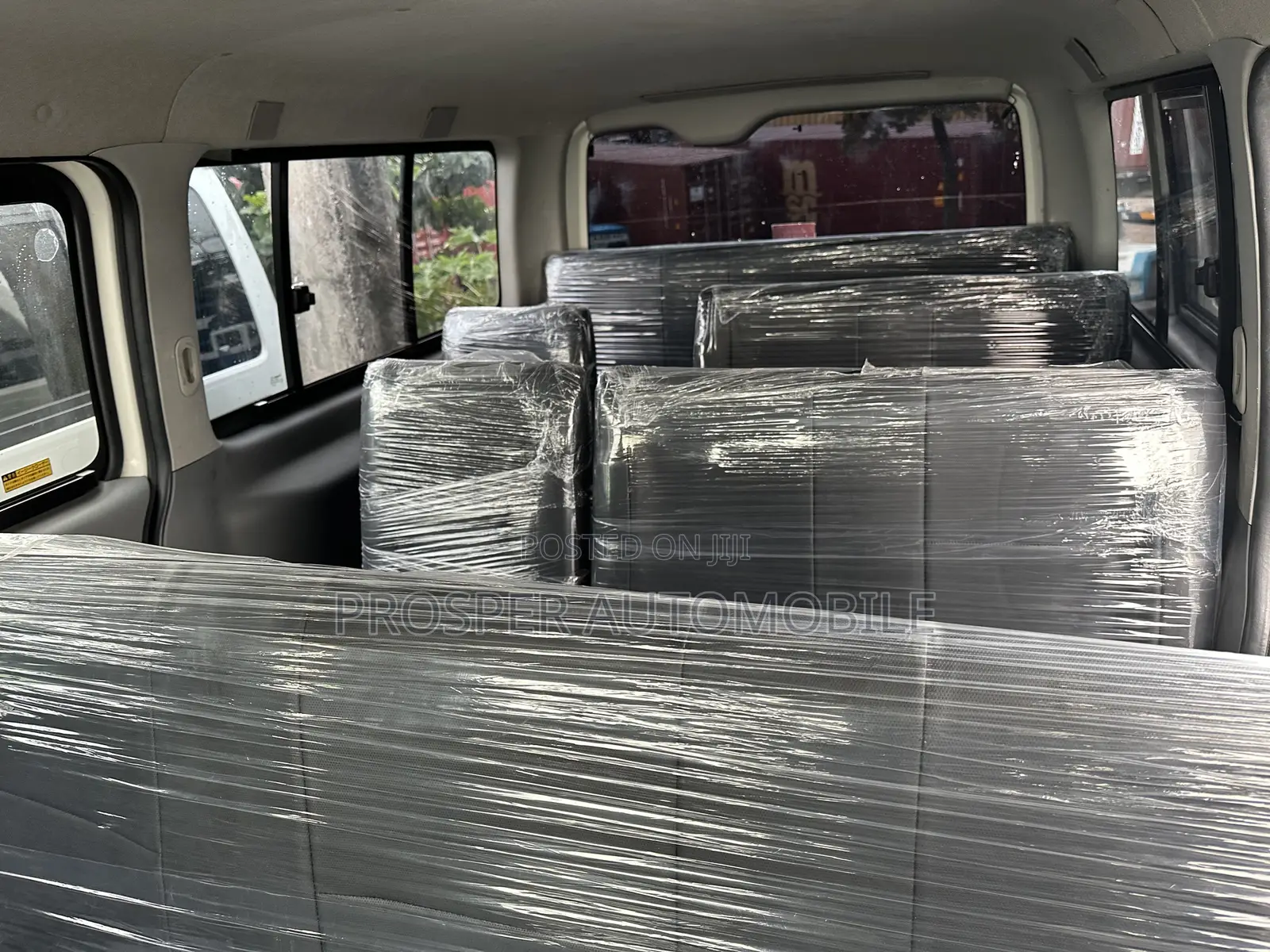 Toyota HiAce 2010 White