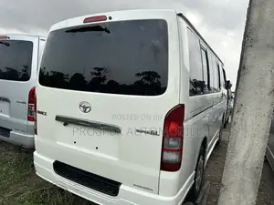 Toyota HiAce 2010 White