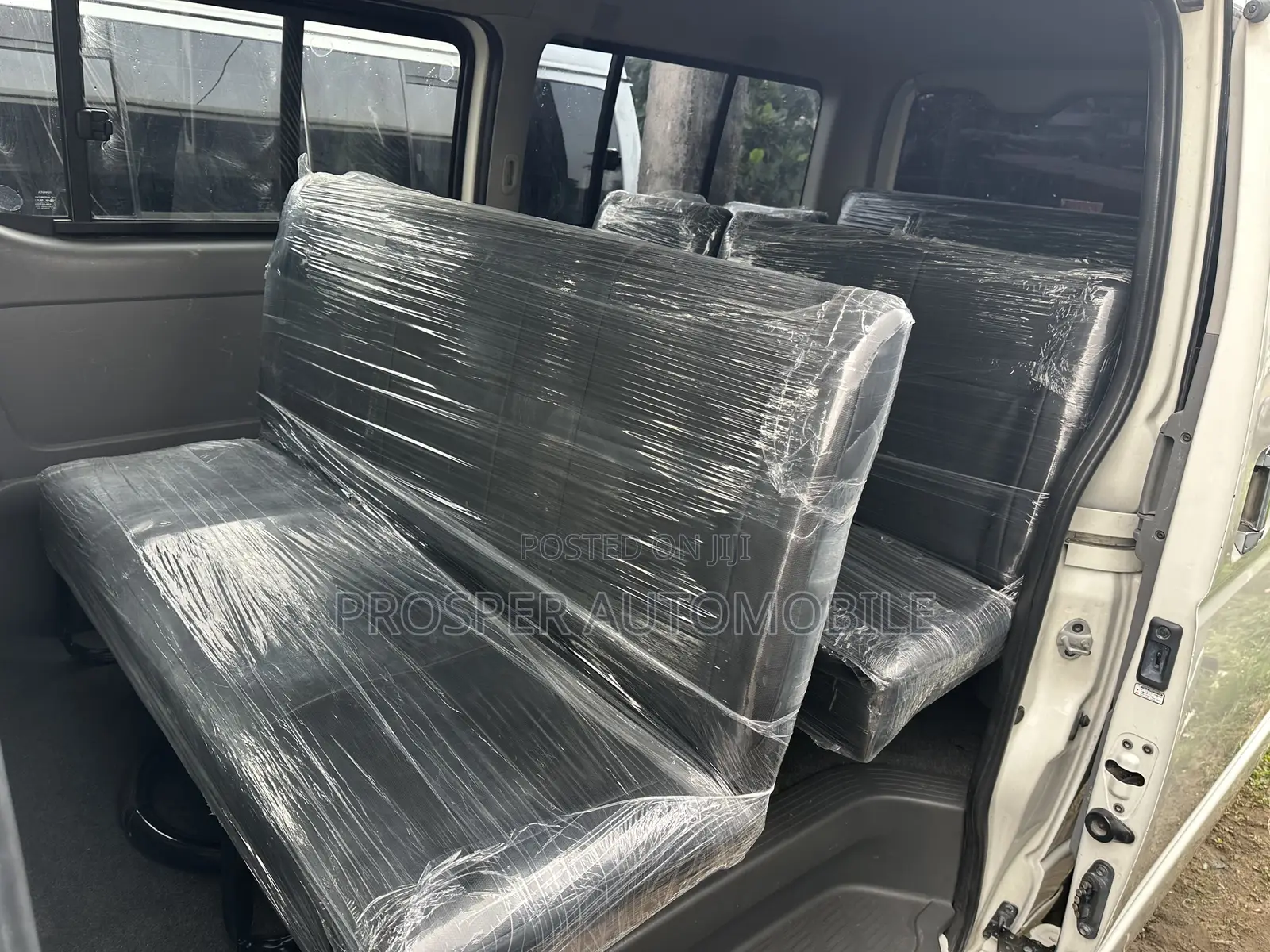 Toyota HiAce 2010 White