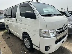 Toyota HiAce 2011 White