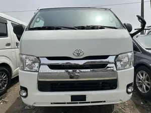 Toyota HiAce 2011 White