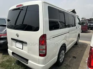 Toyota HiAce 2011 White
