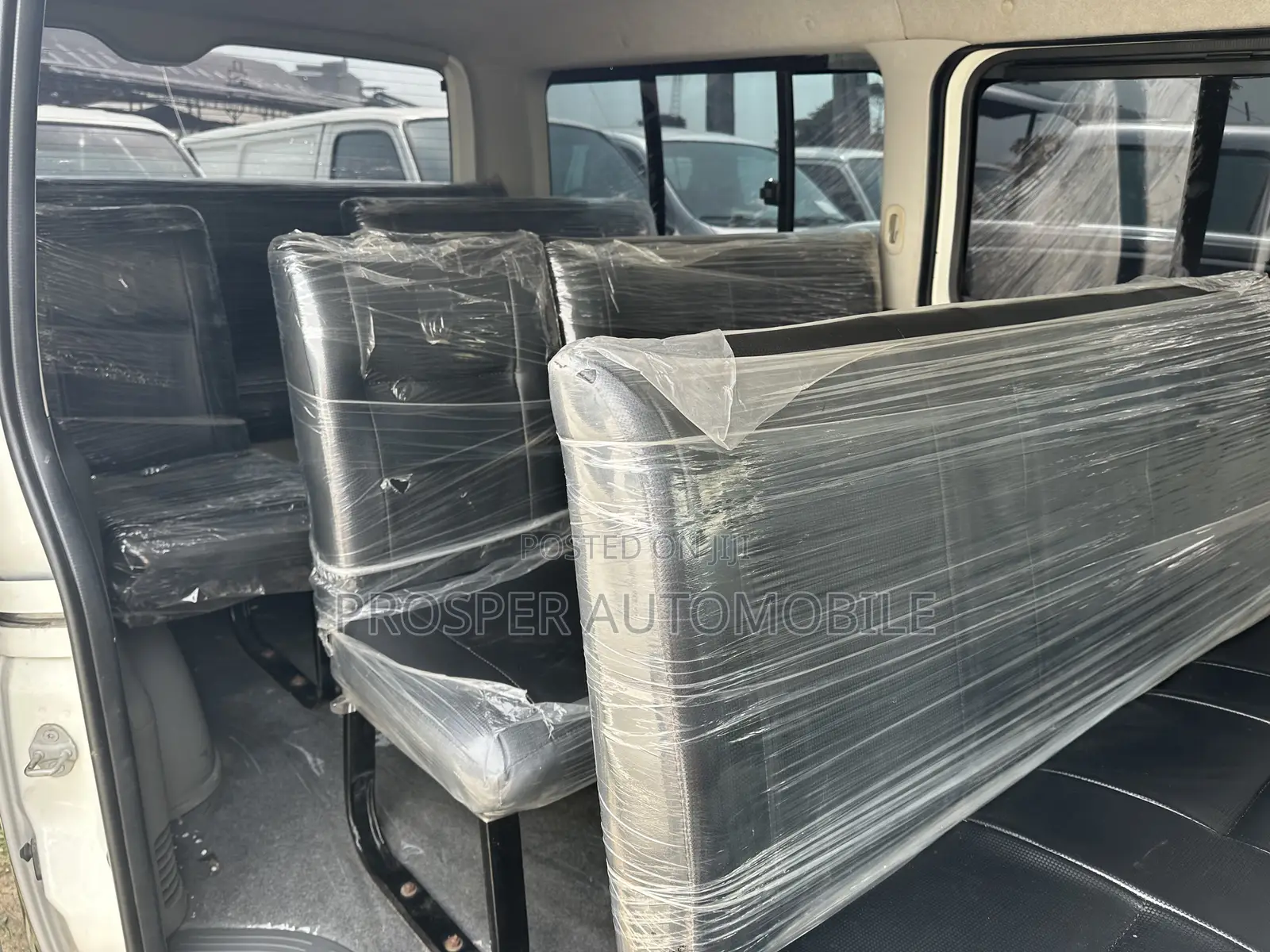 Toyota HiAce 2011 White