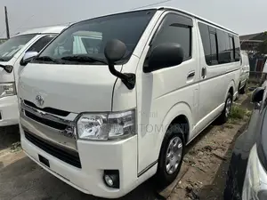 Toyota HiAce 2011 White