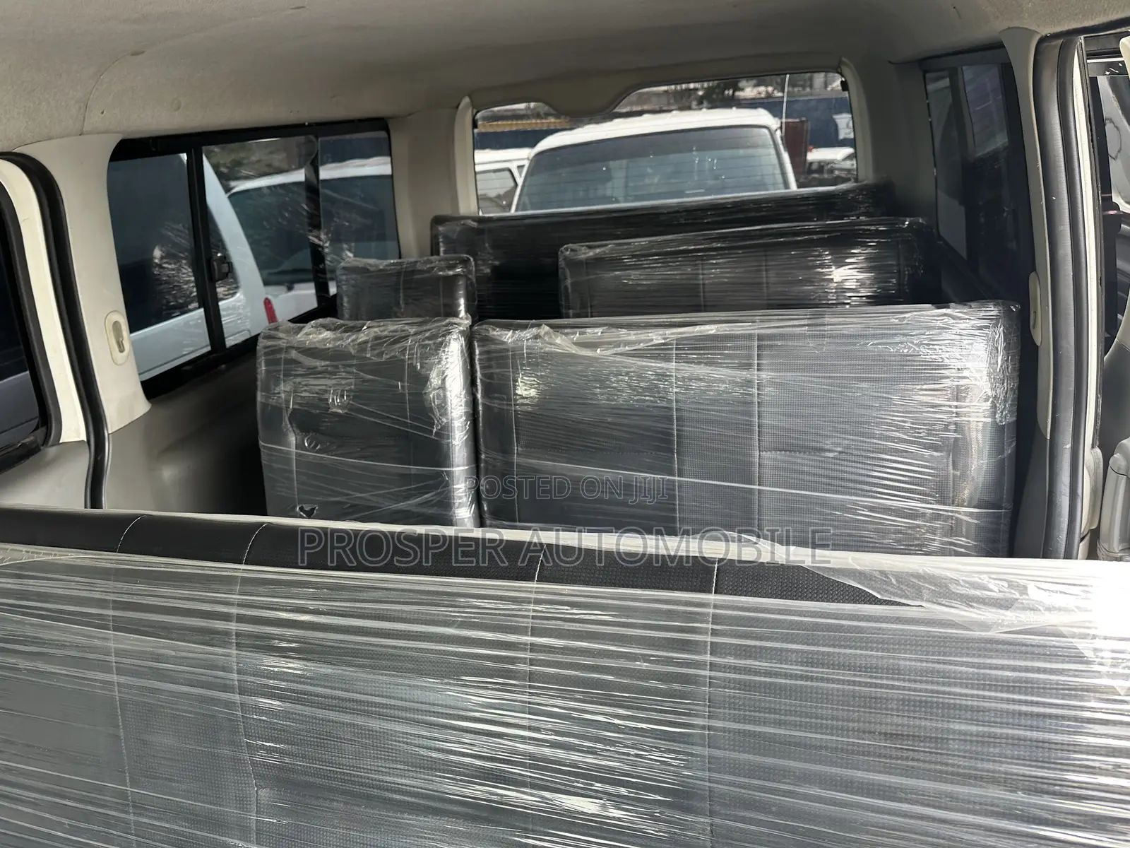 Toyota HiAce 2011 White