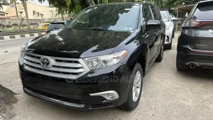 Toyota Highlander SE 2012 Black