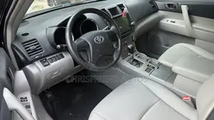 Toyota Highlander SE 2012 Black