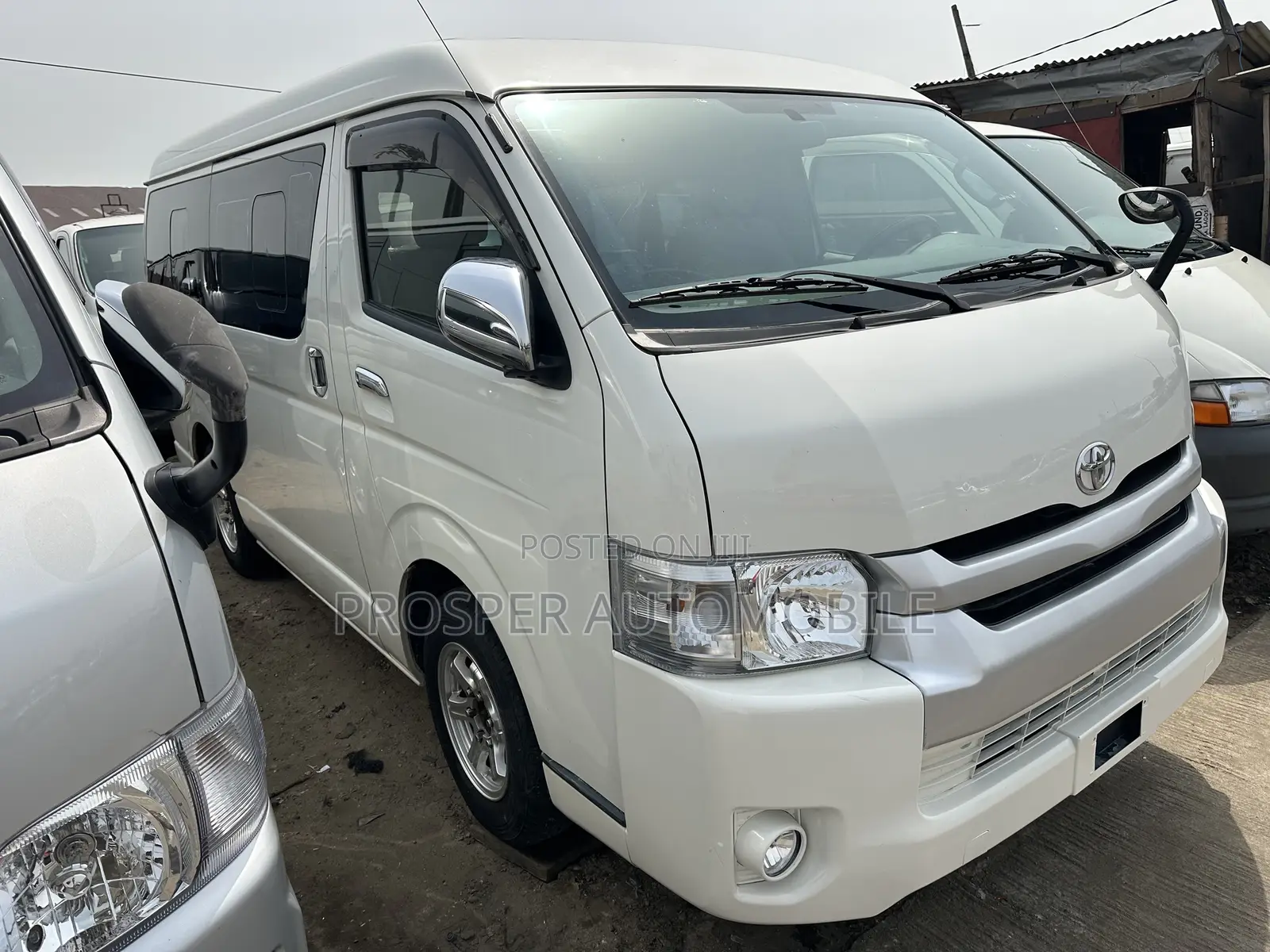 Toyota HiAce 2012 White