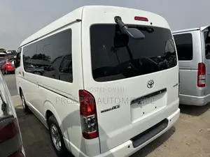 Toyota HiAce 2012 White