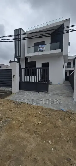 5bdrm Duplex in Gated Community, Thomas Estate for sale