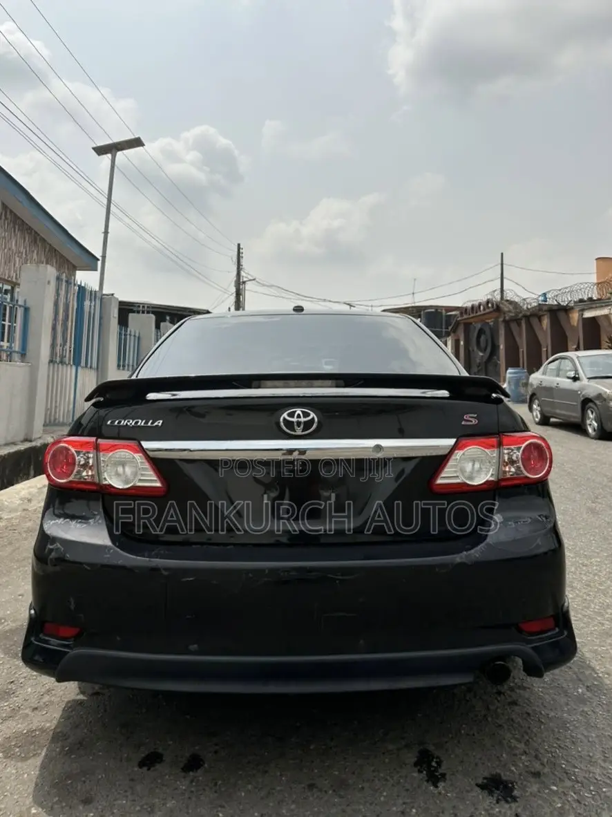 Toyota Corolla 2011 Black