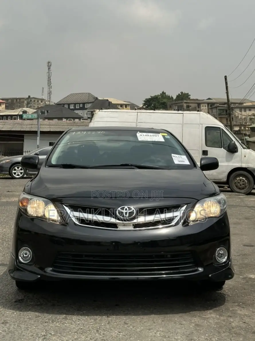 Toyota Corolla 2011 Black