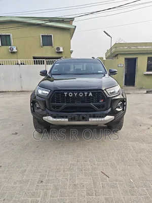 Toyota Hilux 2024 Black