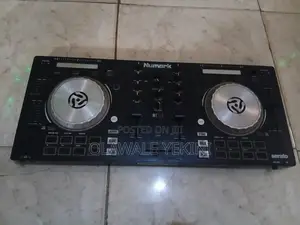 Numark Mixtrack Pro 3