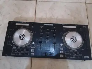 Numark Mixtrack Pro 3