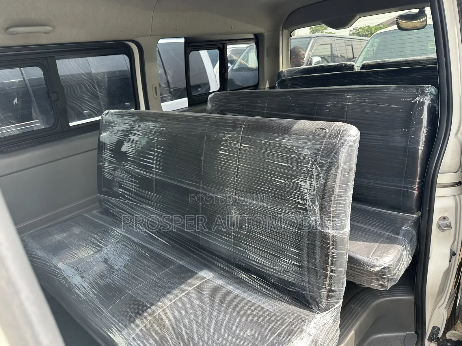 Toyota HiAce 2012 White