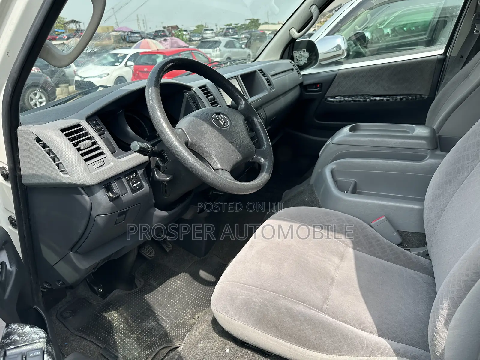 Toyota HiAce 2012 White